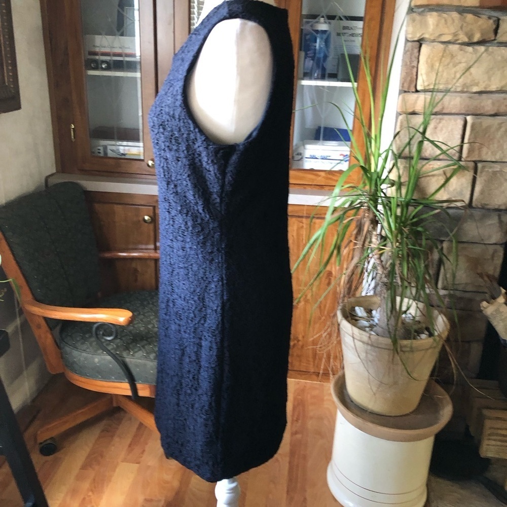 LIZ CLAIBORNE SIZE 10 NAVY BLUE SLEEVELESS DRESS FULLY LINED EMBROIDERED LACE - Picture 3 of 9